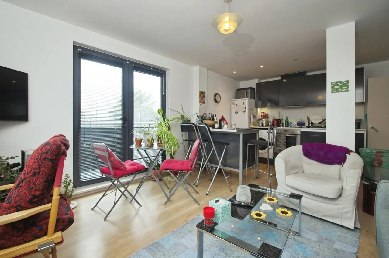 2 bed flat for sale — Galleon Way, Cardiff, CF10