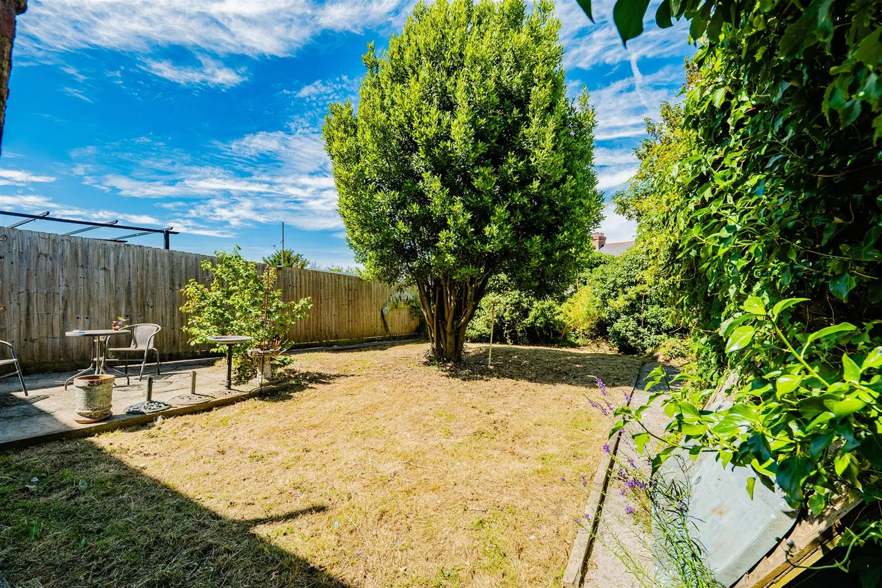 Hywel Crescent, Barry, CF63 1DL, photo 14