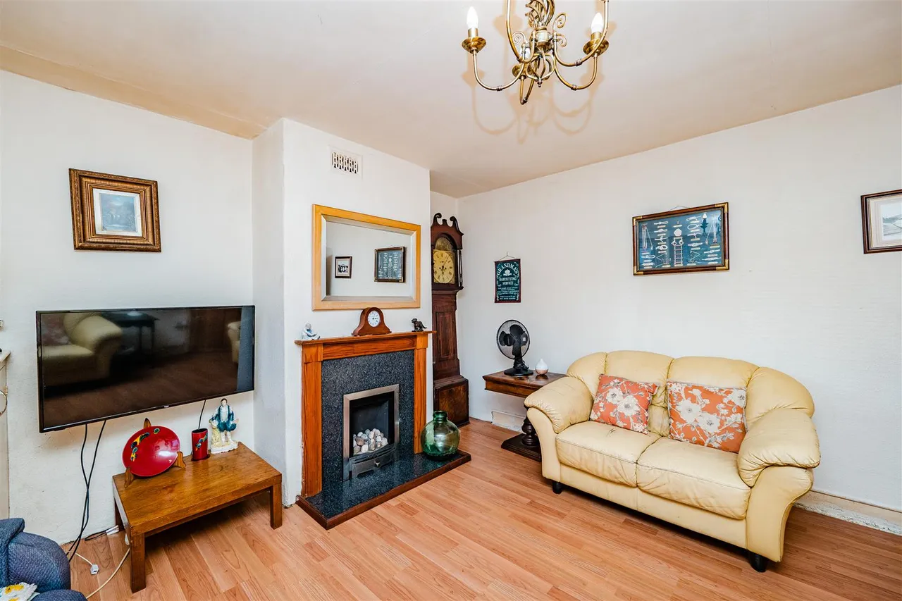 Hywel Crescent, Barry, CF63 1DL, photo 5