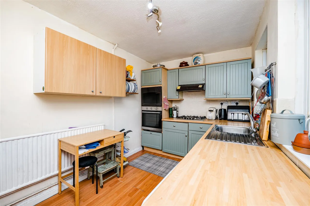 Hywel Crescent, Barry, CF63 1DL, photo 9