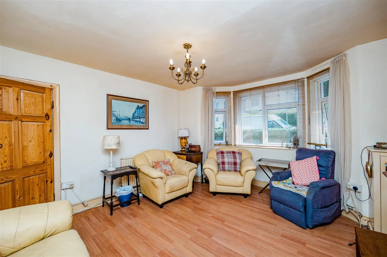 Hywel Crescent, Barry, CF63 1DL, photo 6