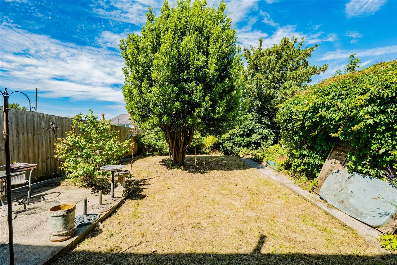 Hywel Crescent, Barry, CF63 1DL, photo 4