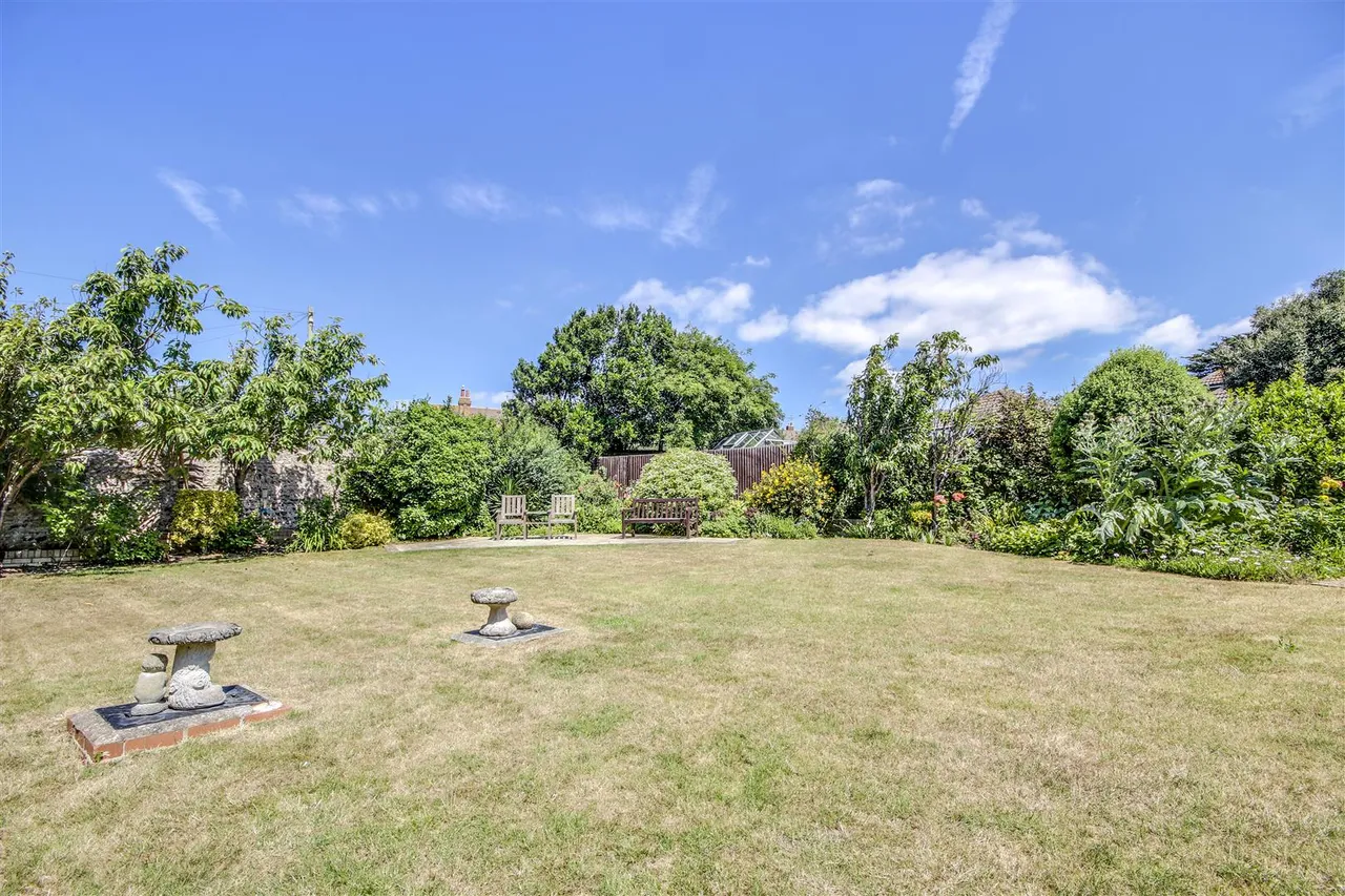 Claremont Road, Seaford, photo 4
