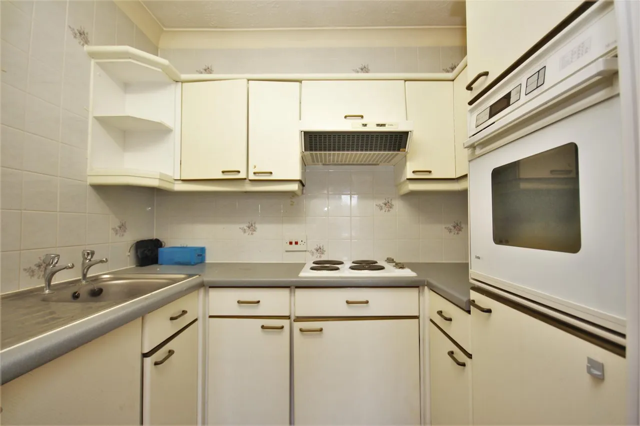 Claremont Road, Seaford, photo 3