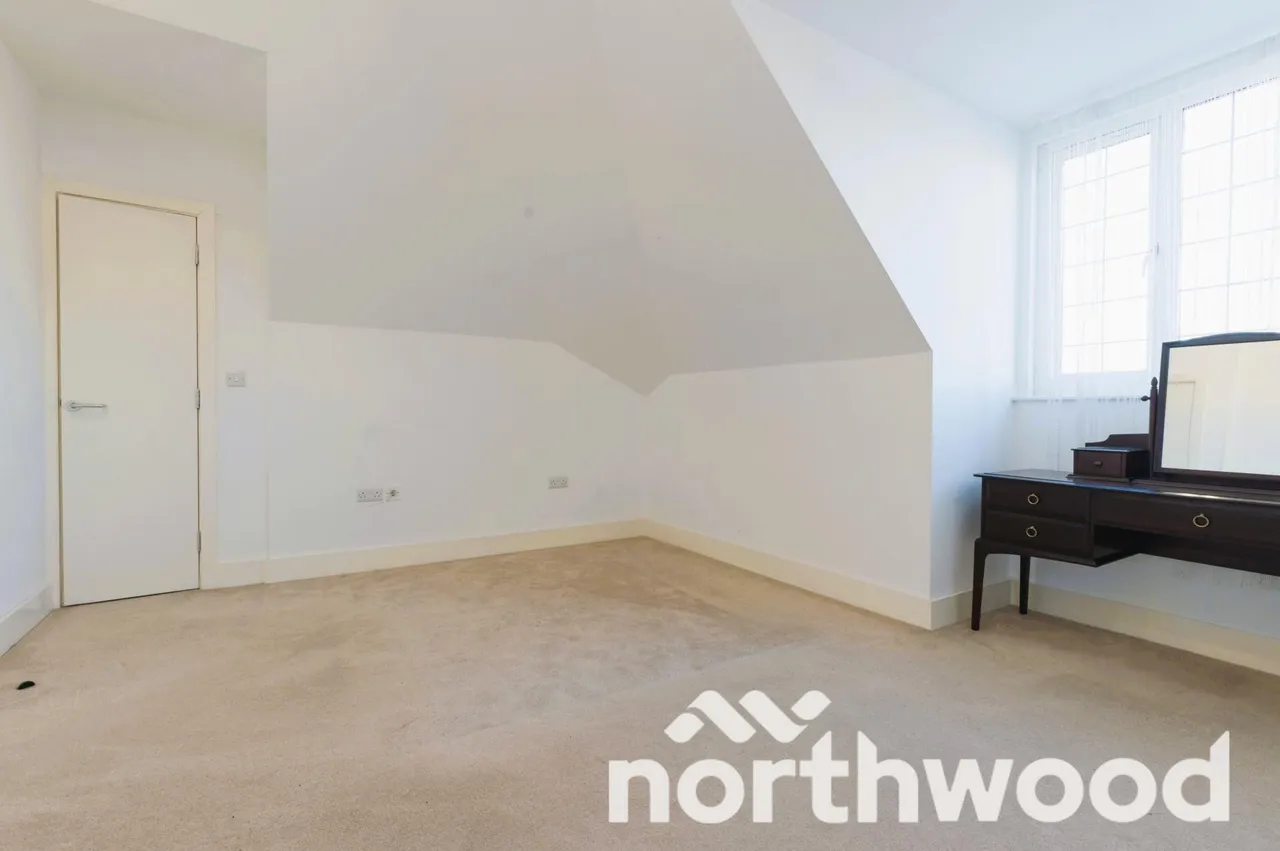 Ruxley Lane, West Ewell, KT19, photo 11