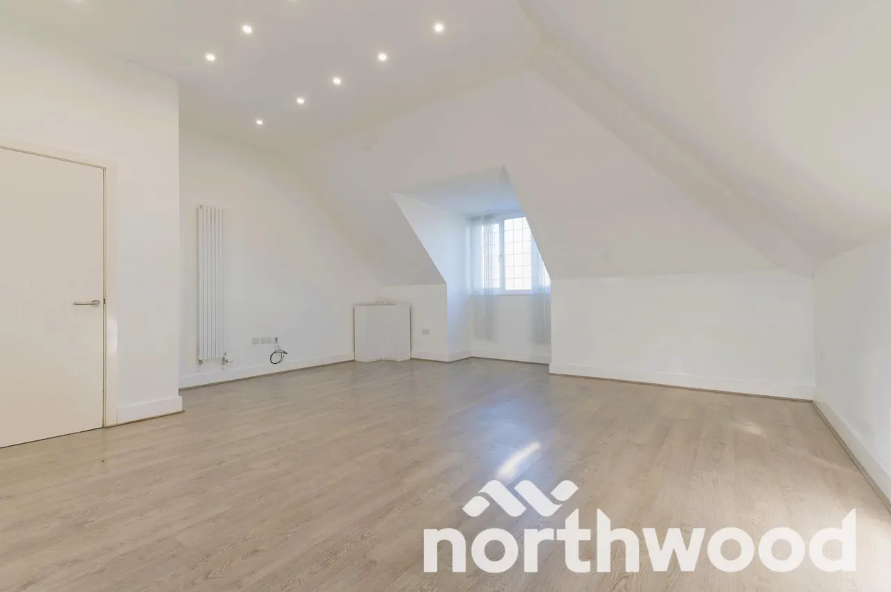 Ruxley Lane, West Ewell, KT19, photo 2