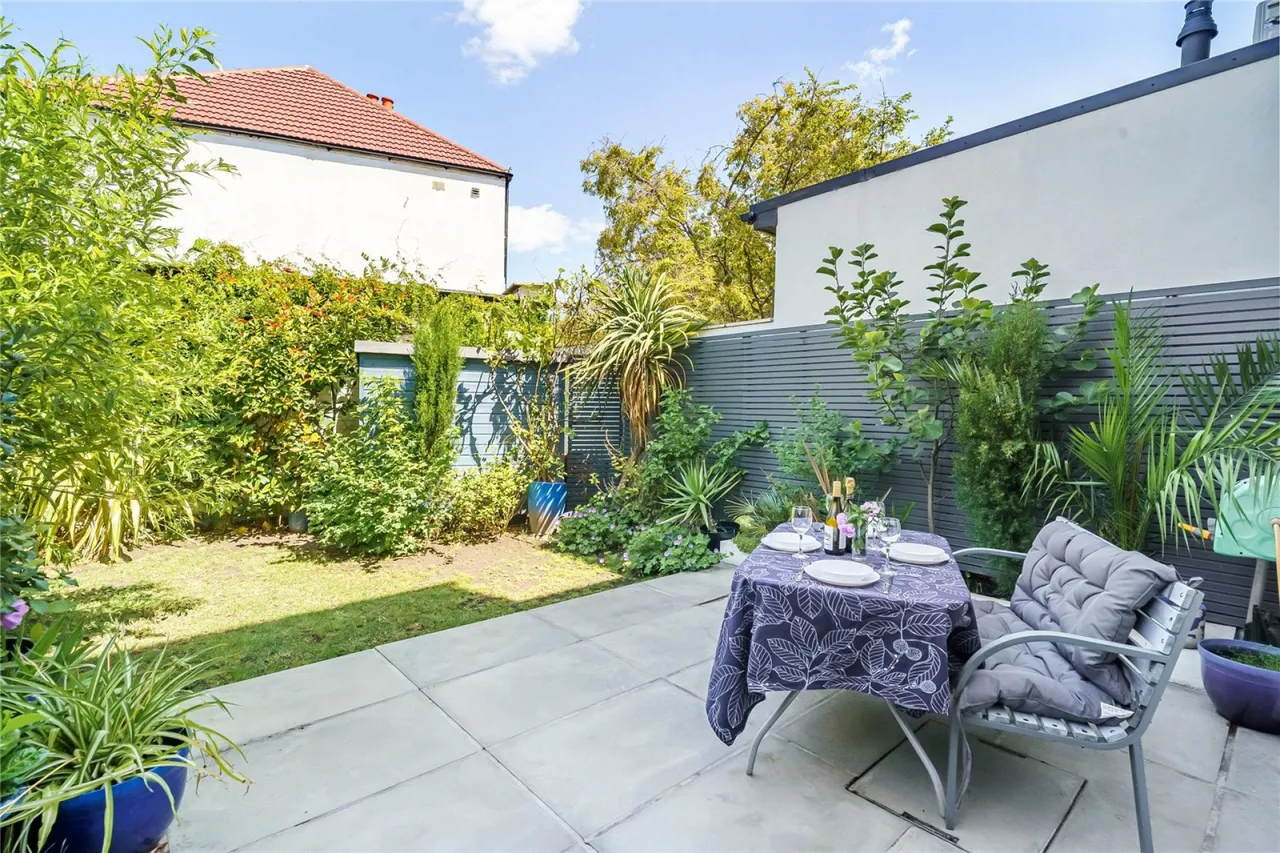Vectis Gardens, Tooting, photo 2