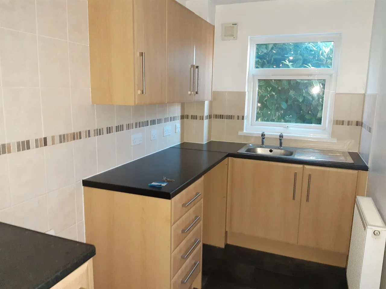 Manor Farm Road, Crigglestone, Wakefield, photo 4