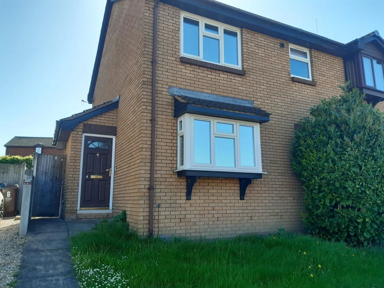 Manor Farm Road, Crigglestone, Wakefield, photo 2