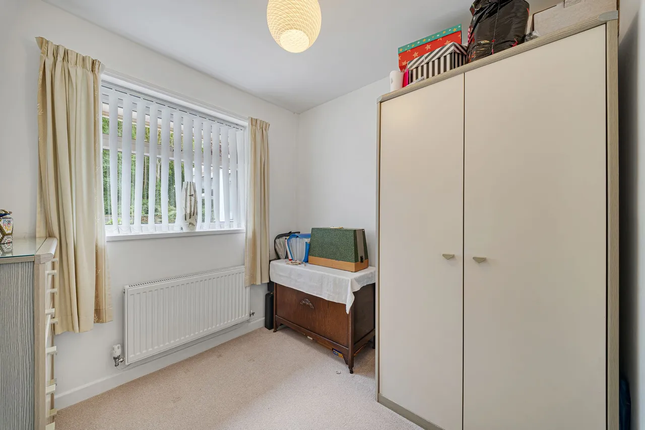 Ronaldshay, Widnes, WA8, photo 13