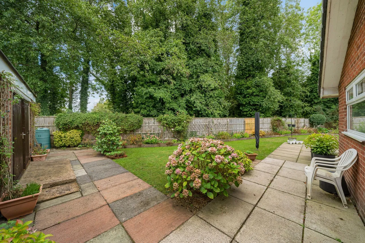 Ronaldshay, Widnes, WA8, photo 17