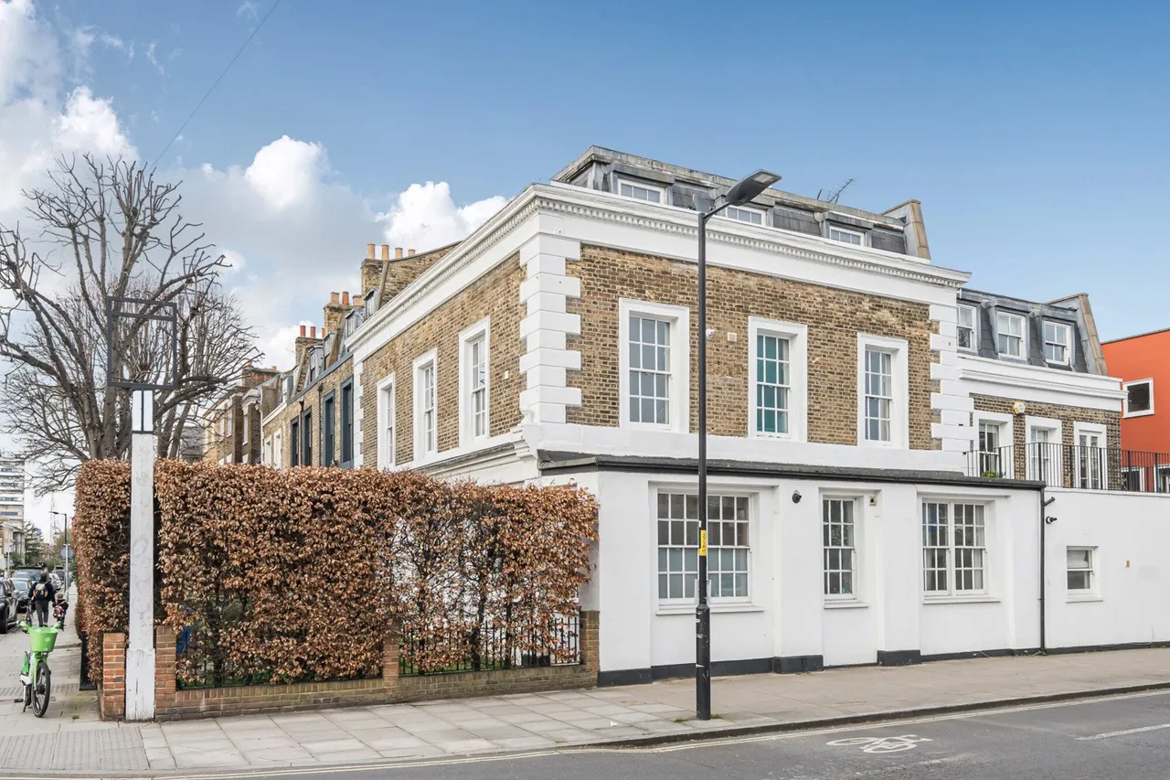 1 bed flat for sale — Lyndhurst Way, SE15