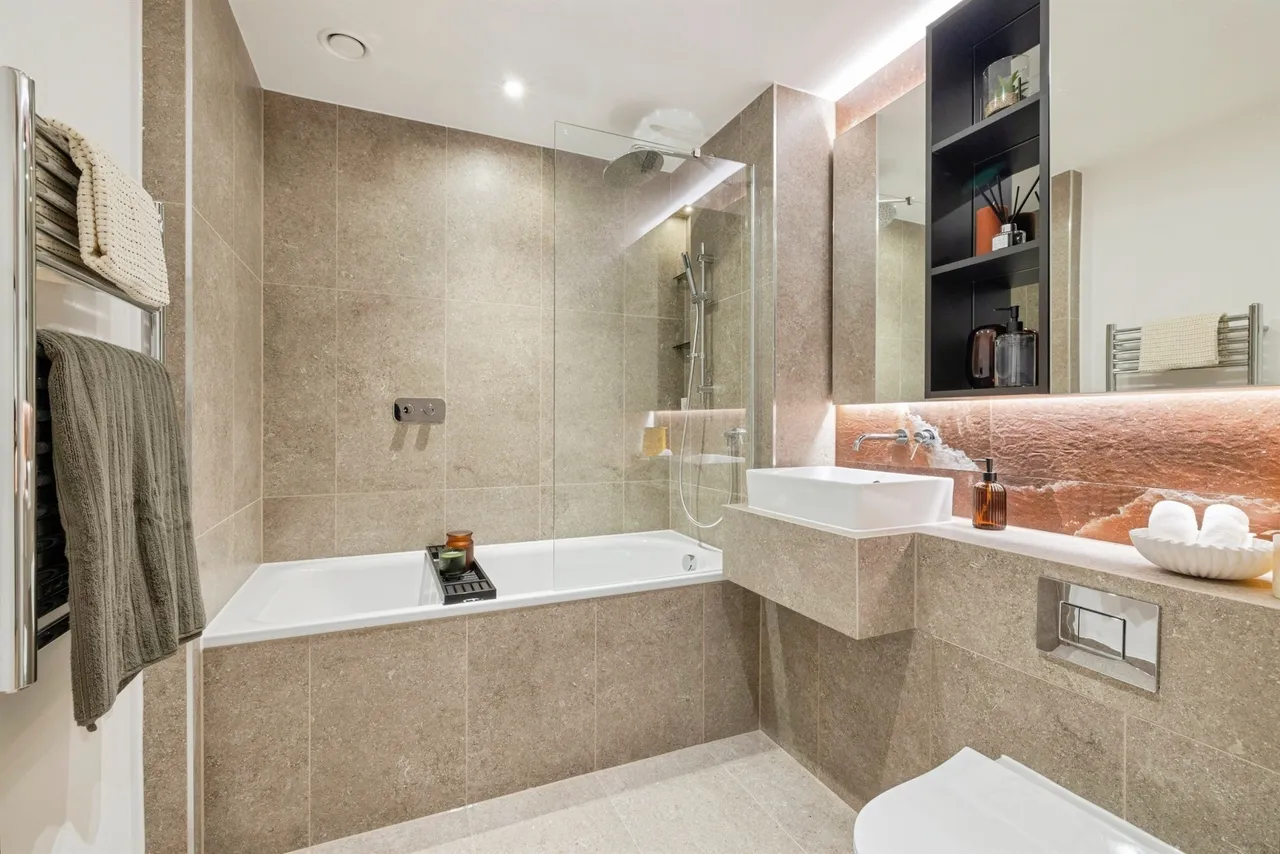 Union Court, The Exchange, WD24, photo 22