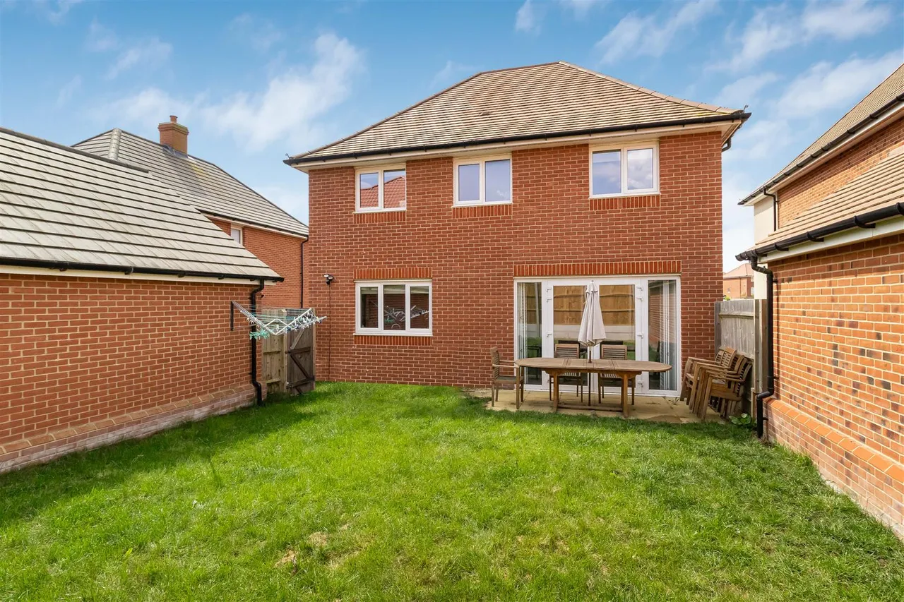Gurteen Avenue, Little Wratting, CB9, photo 20