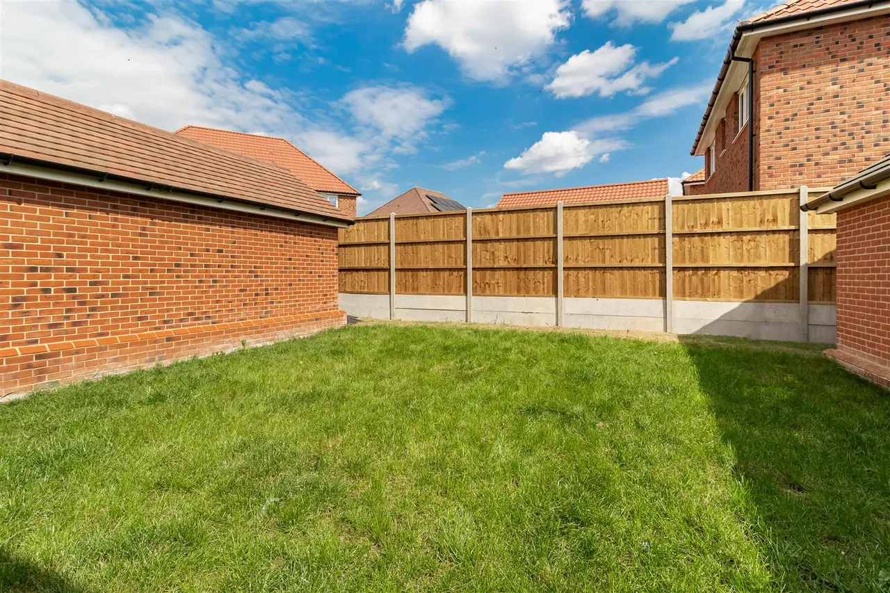 Gurteen Avenue, Little Wratting, CB9, photo 18