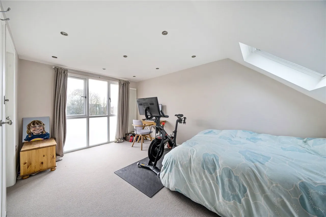 Lincoln Avenue, Twickenham, TW2 6NH, photo 6