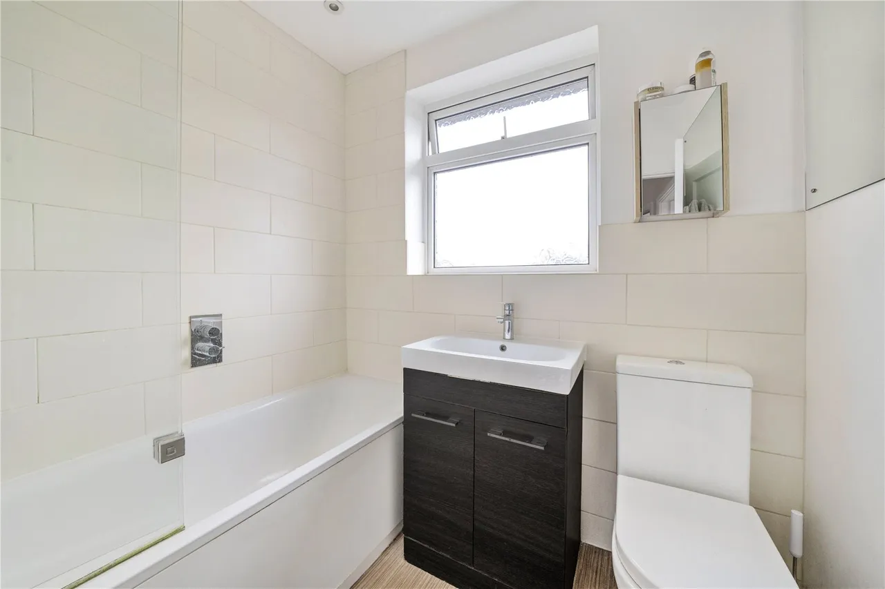 Lincoln Avenue, Twickenham, TW2 6NH, photo 7