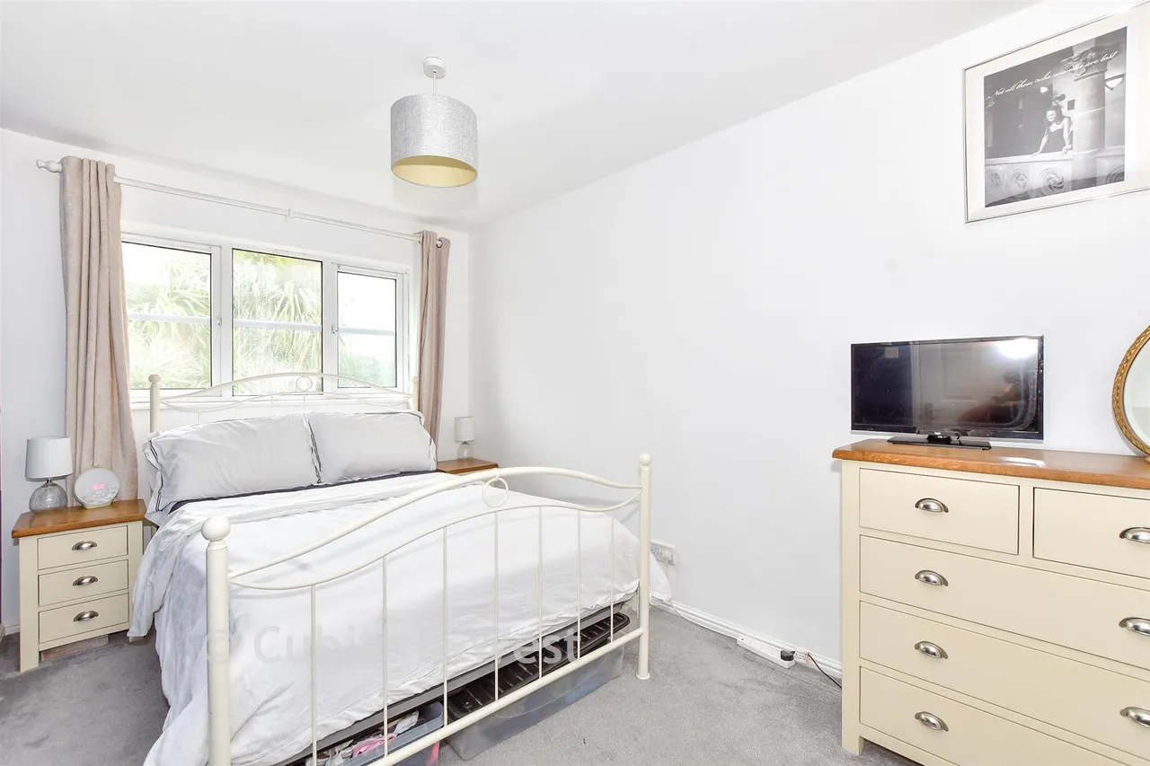 Silver Birch Drive, Middleton-On-Sea, PO22, photo 7