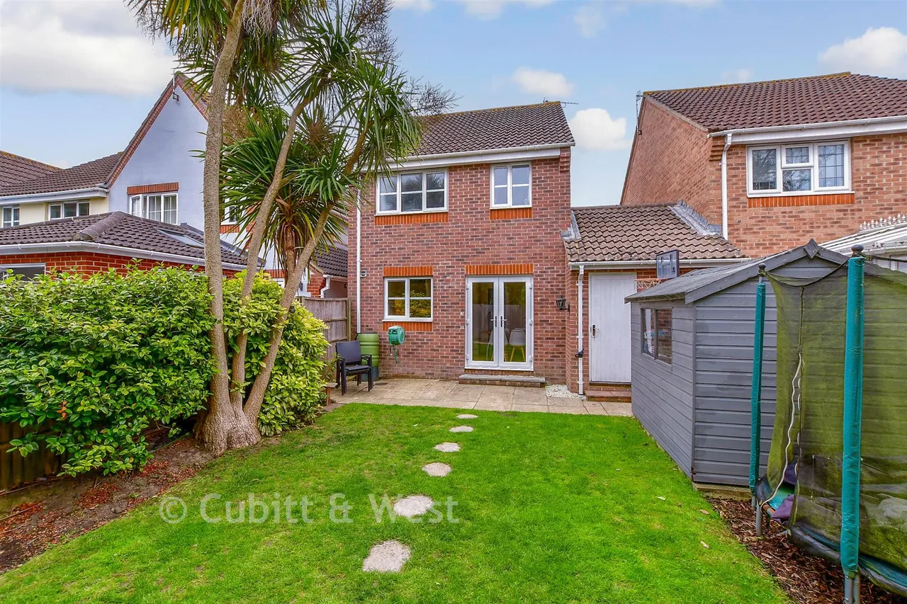 Silver Birch Drive, Middleton-On-Sea, PO22, photo 11