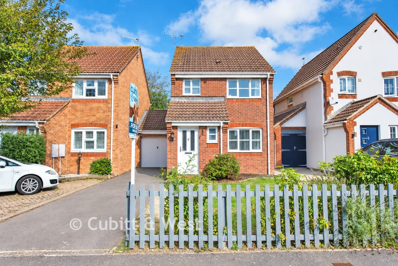 3 bed house for sale, Silver Birch Drive, Middleton-On-Sea, PO22