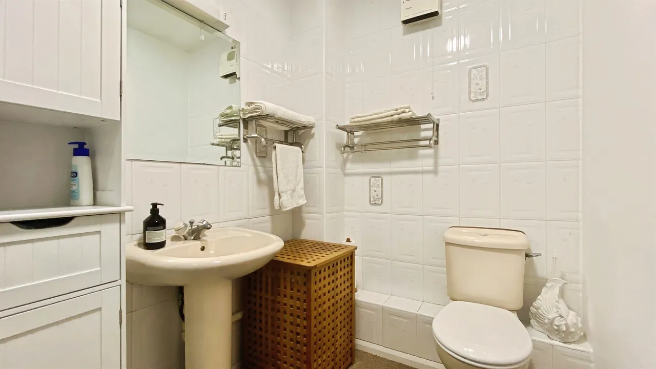 London Road West, Bath, BA1, photo 16
