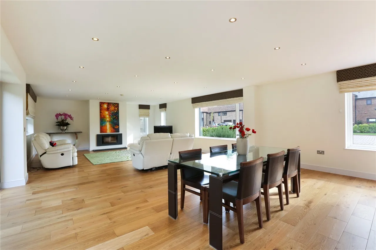 Latimer Chase, Chorleywood, Rickmansw..., photo 7