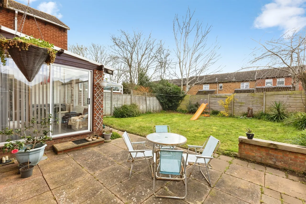 Chilcombe Way, Lower Earley, RG6, photo 16