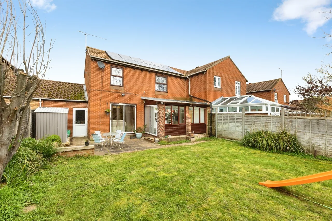 Chilcombe Way, Lower Earley, RG6, photo 17