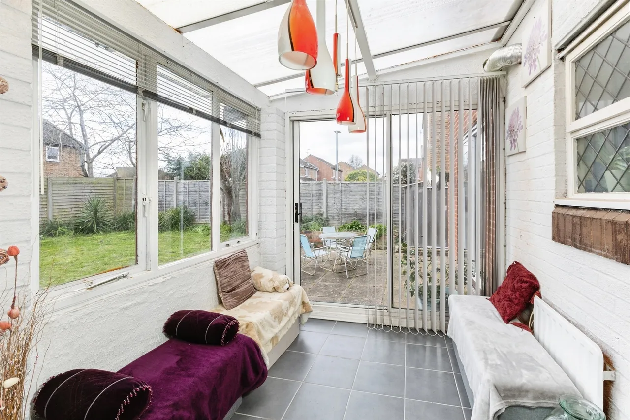 Chilcombe Way, Lower Earley, RG6, photo 8