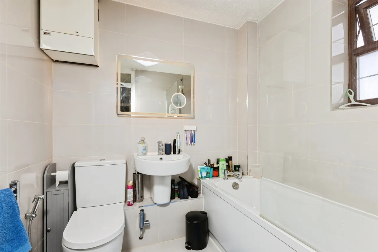 Chilcombe Way, Lower Earley, RG6, photo 14