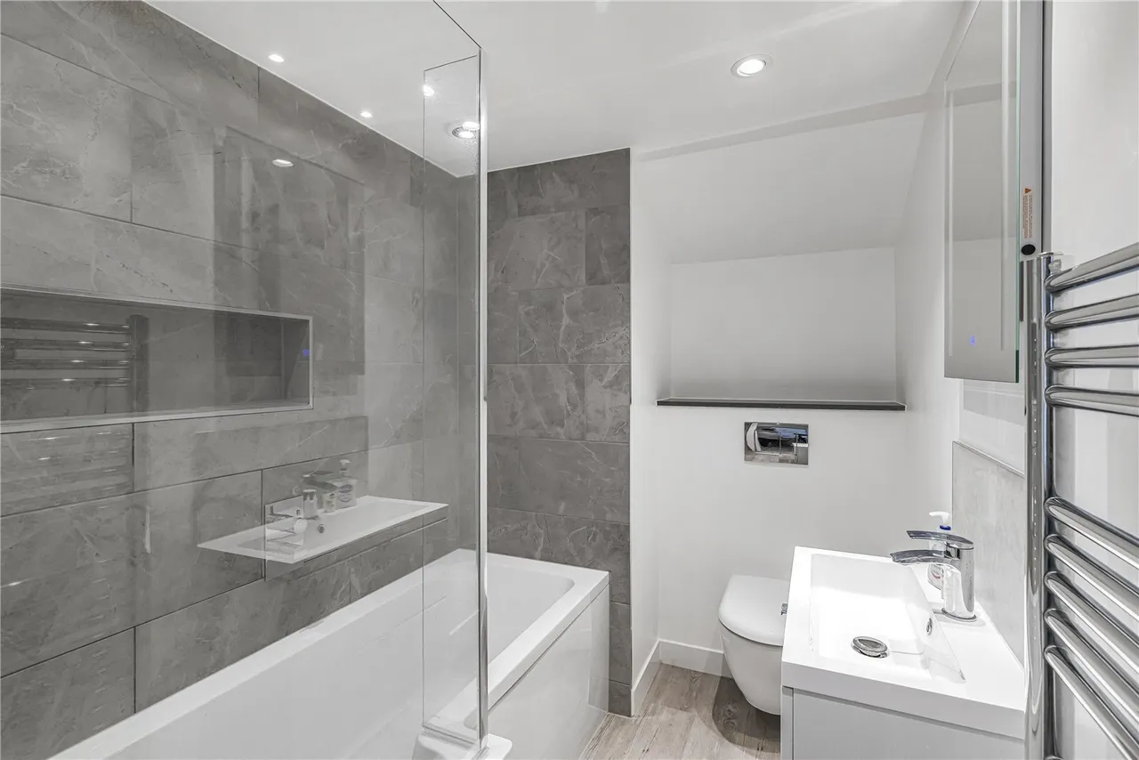 Wandsworth Bridge Road, Fulham, London, SW6, photo 9