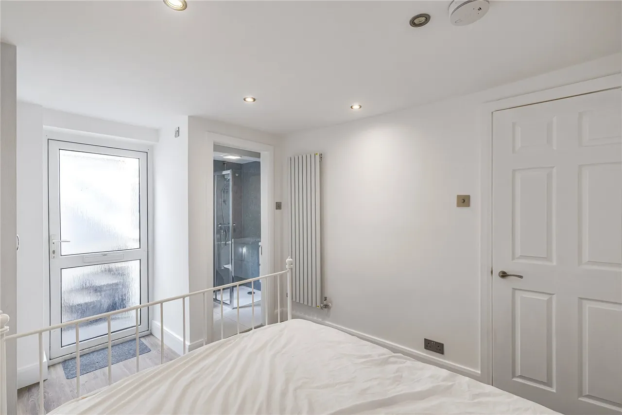 Wandsworth Bridge Road, Fulham, London, SW6, photo 12