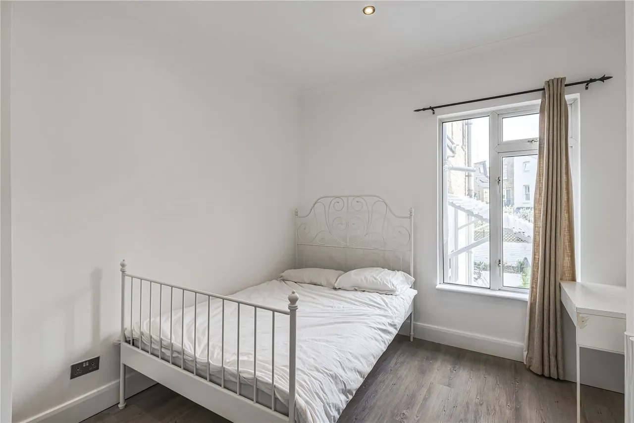 Wandsworth Bridge Road, Fulham, London, SW6, photo 8