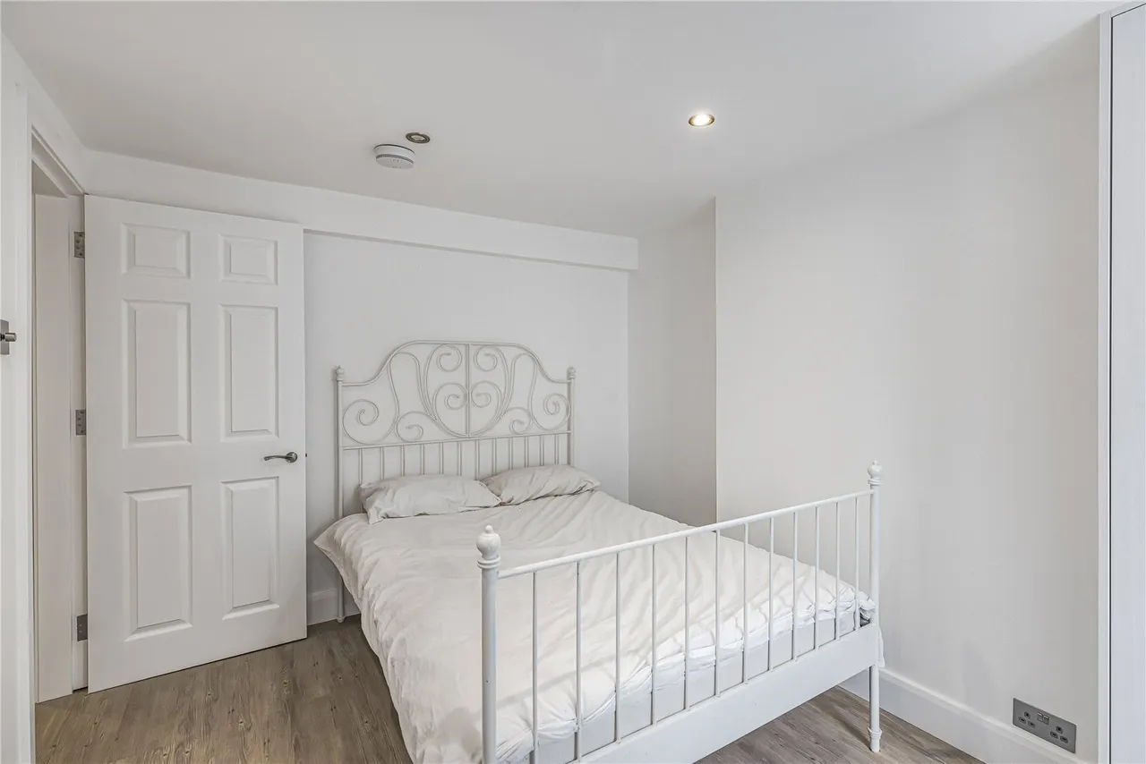 Wandsworth Bridge Road, Fulham, London, SW6, photo 11
