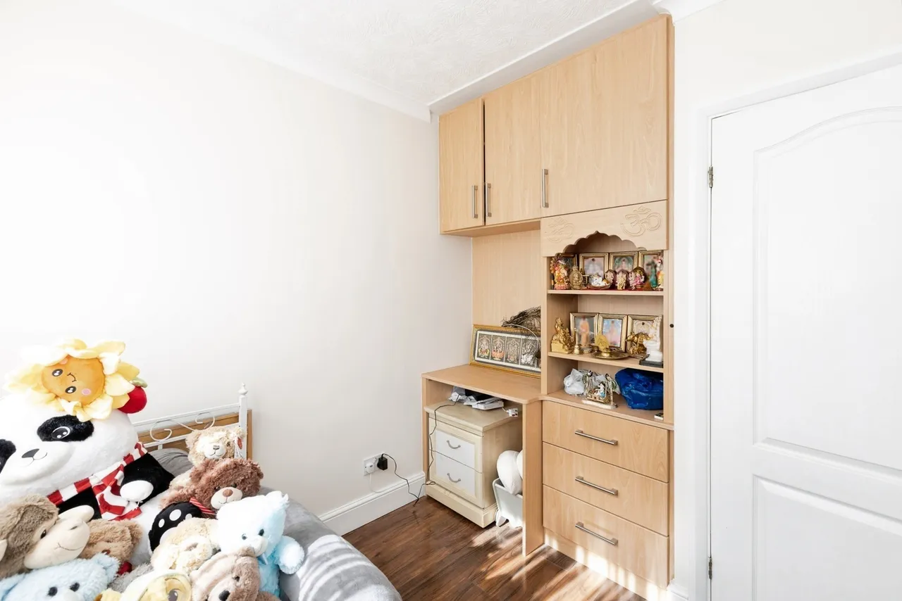Denham Drive, ILFORD, Essex, IG2, photo 14