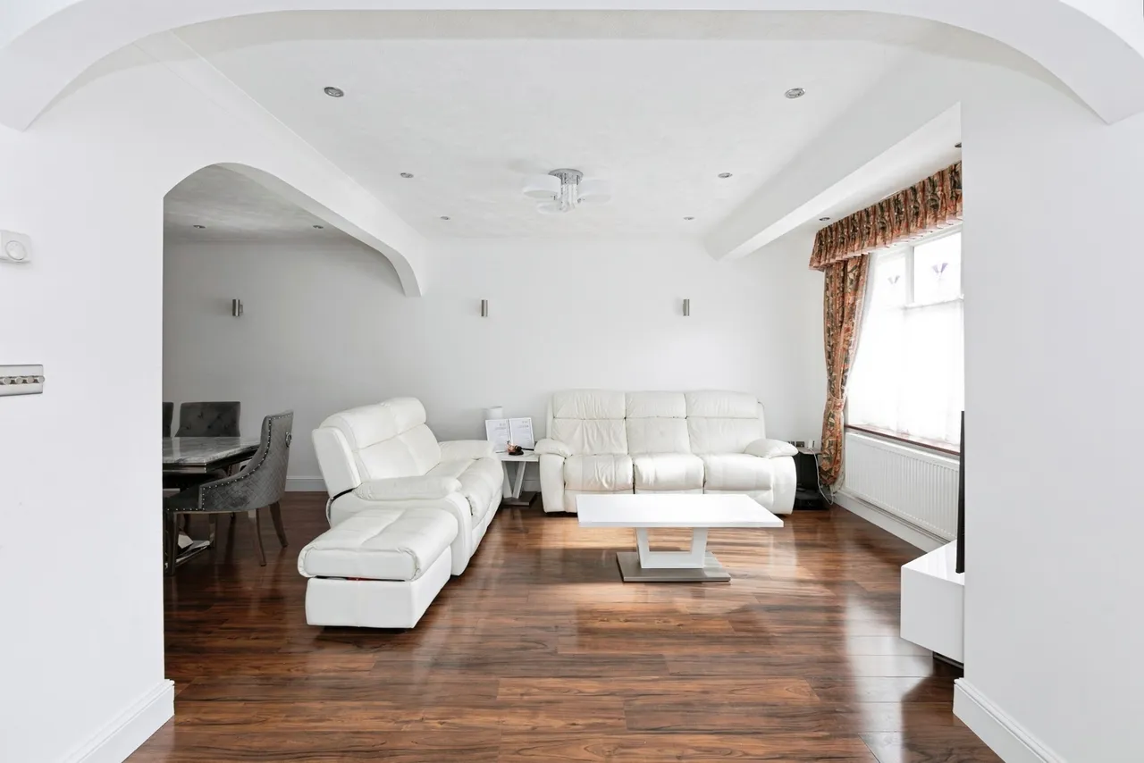 Denham Drive, ILFORD, Essex, IG2, photo 5