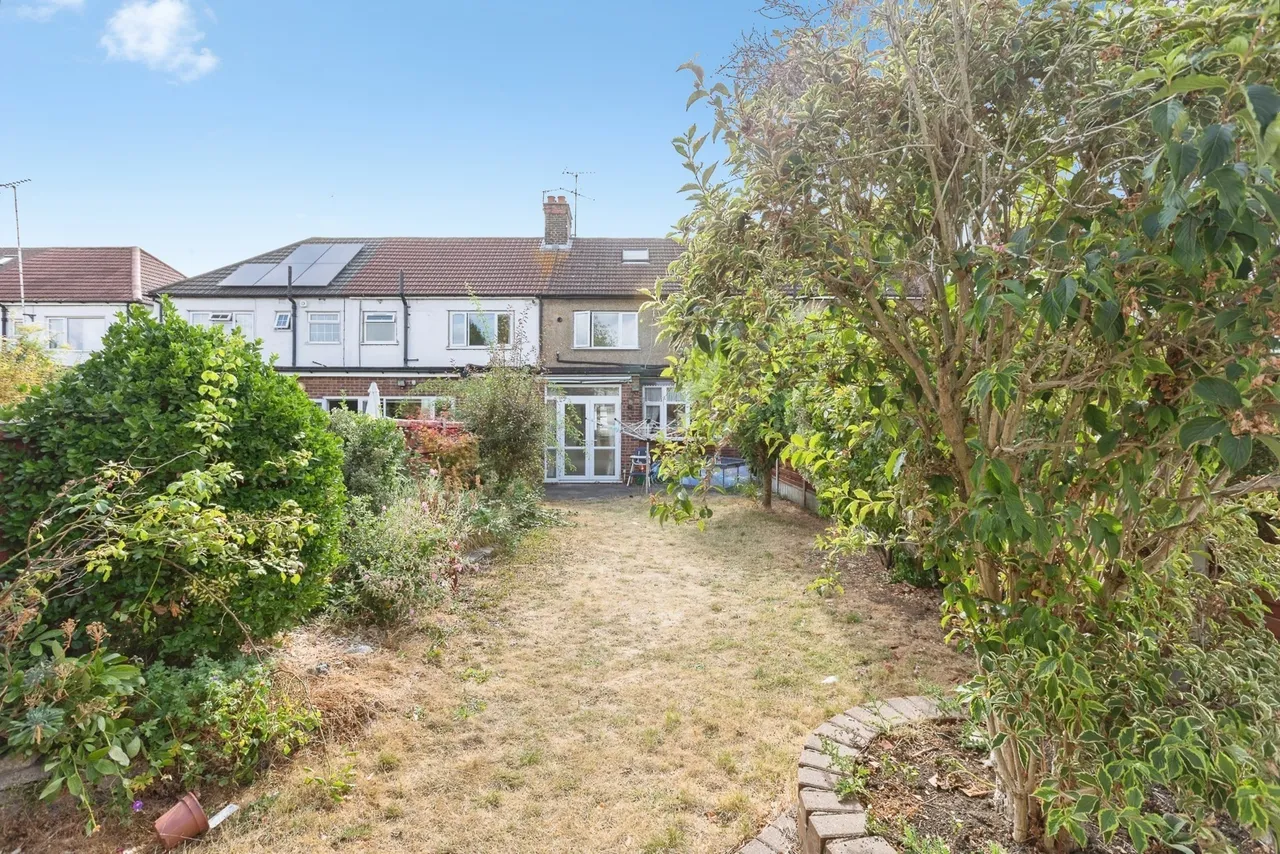 Denham Drive, ILFORD, Essex, IG2, photo 17