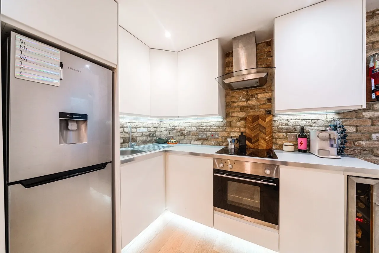 Upper Richmond Road, Putney, London, SW15, photo 7