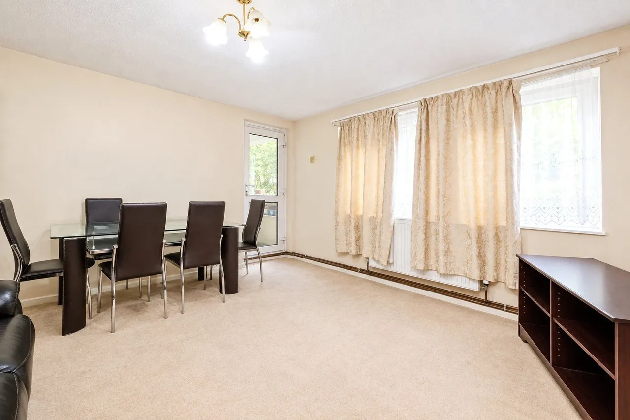Lawrence Avenue, Manor Park, E12, photo 3