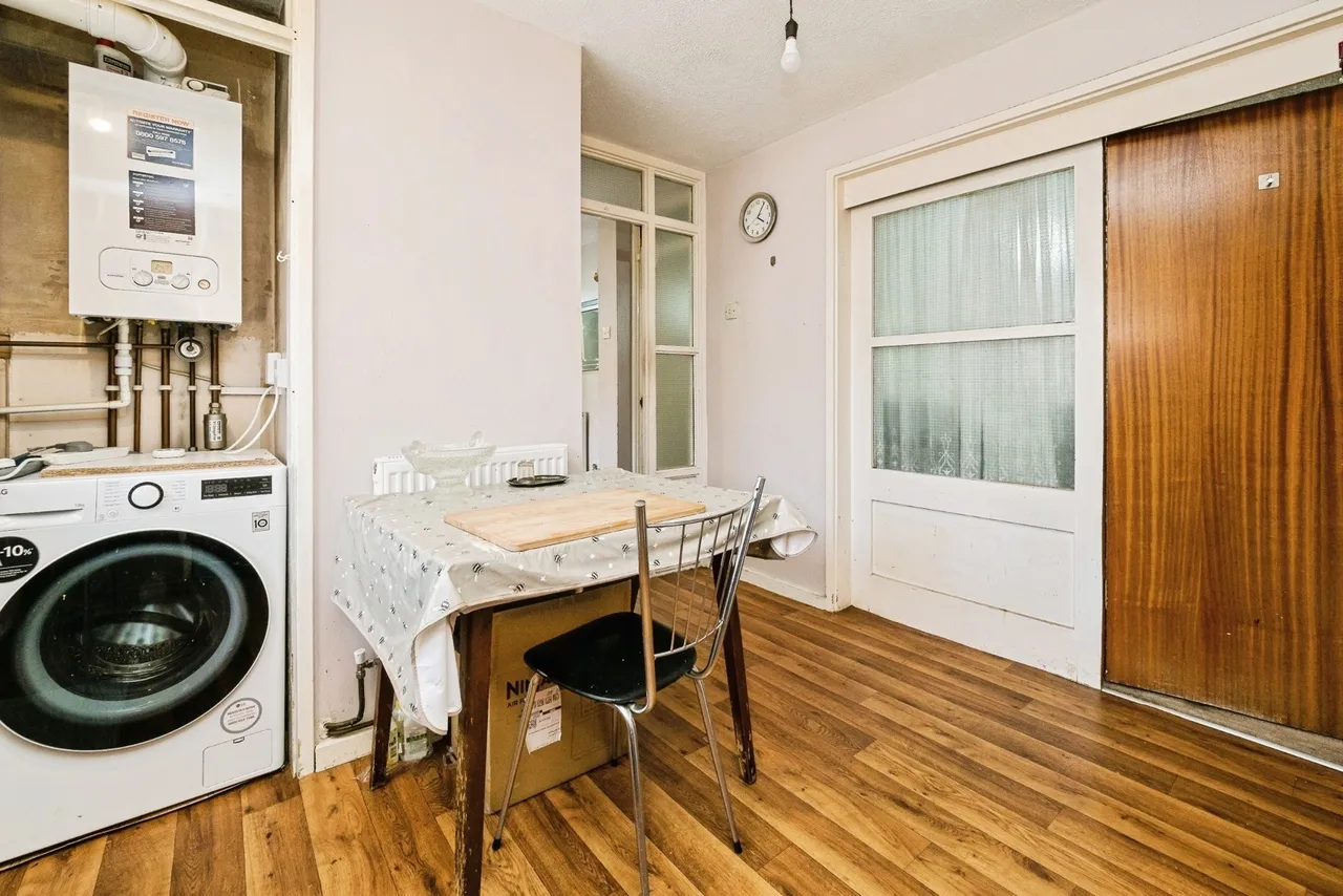 Lawrence Avenue, Manor Park, E12, photo 5