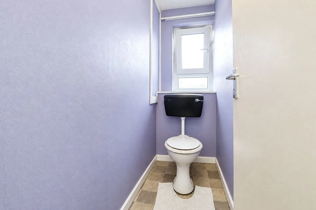 Lawrence Avenue, Manor Park, E12, photo 13