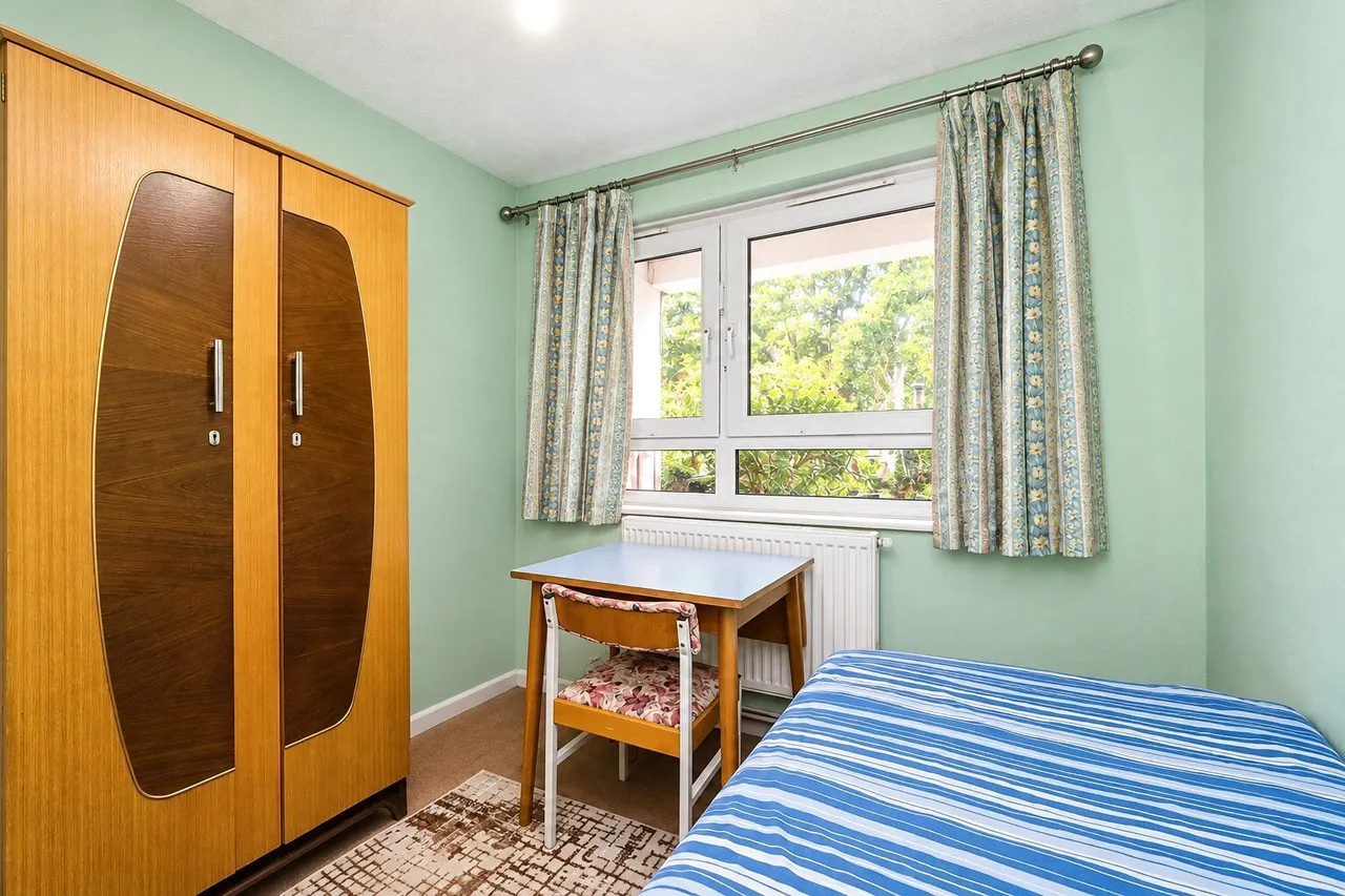 Lawrence Avenue, Manor Park, E12, photo 11