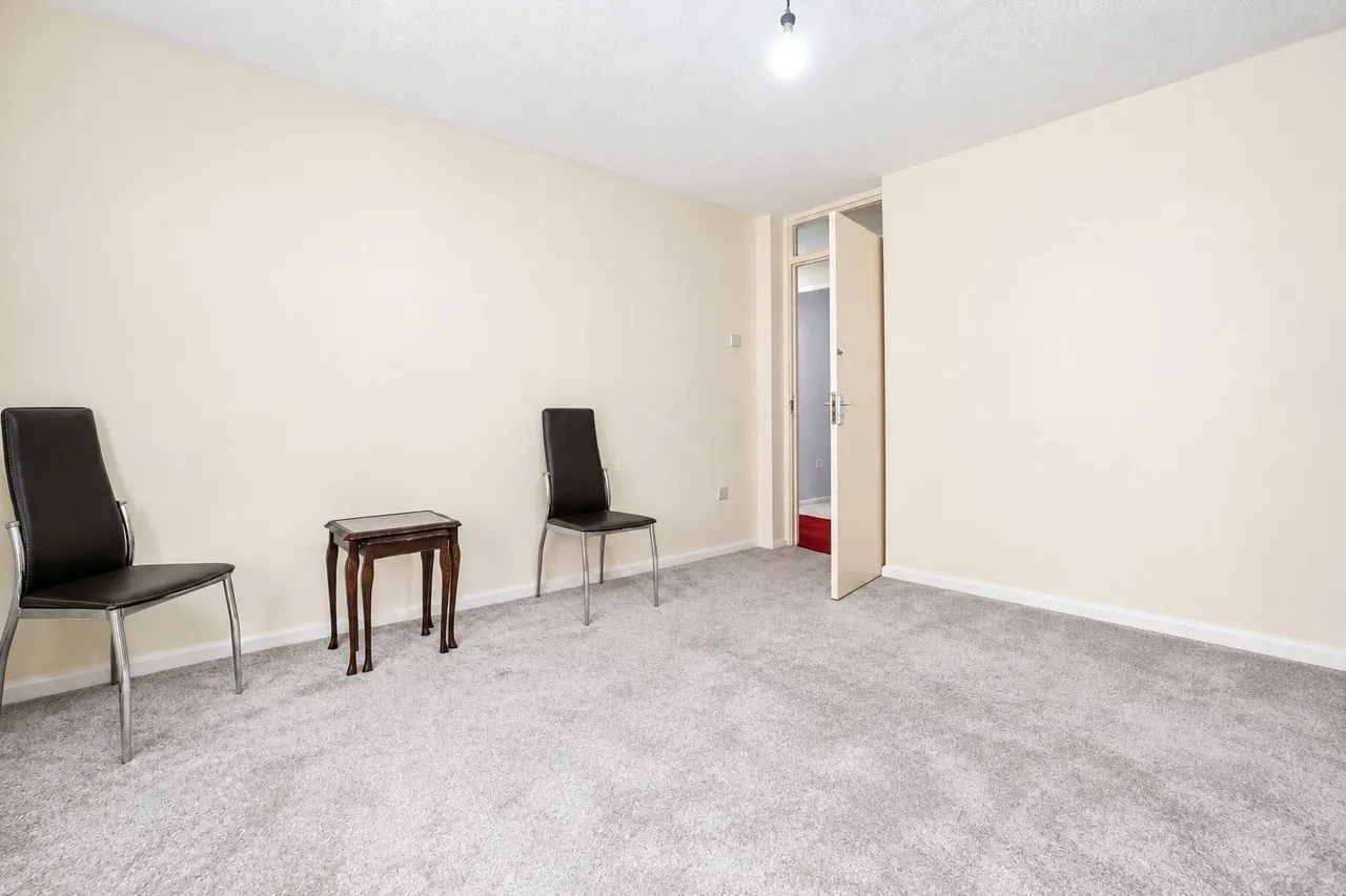 Lawrence Avenue, Manor Park, E12, photo 10