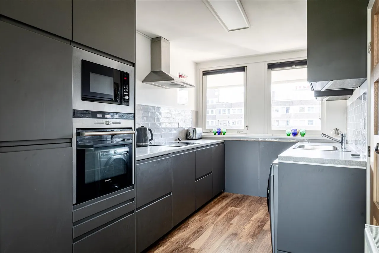 Justin Close, Brentford, TW8, photo 5