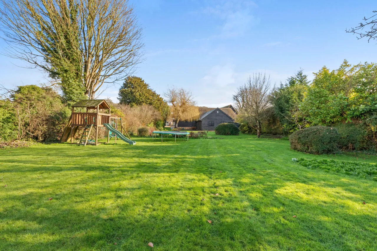 House Aylesbury Road, Monks Risborough, HP27, photo 6