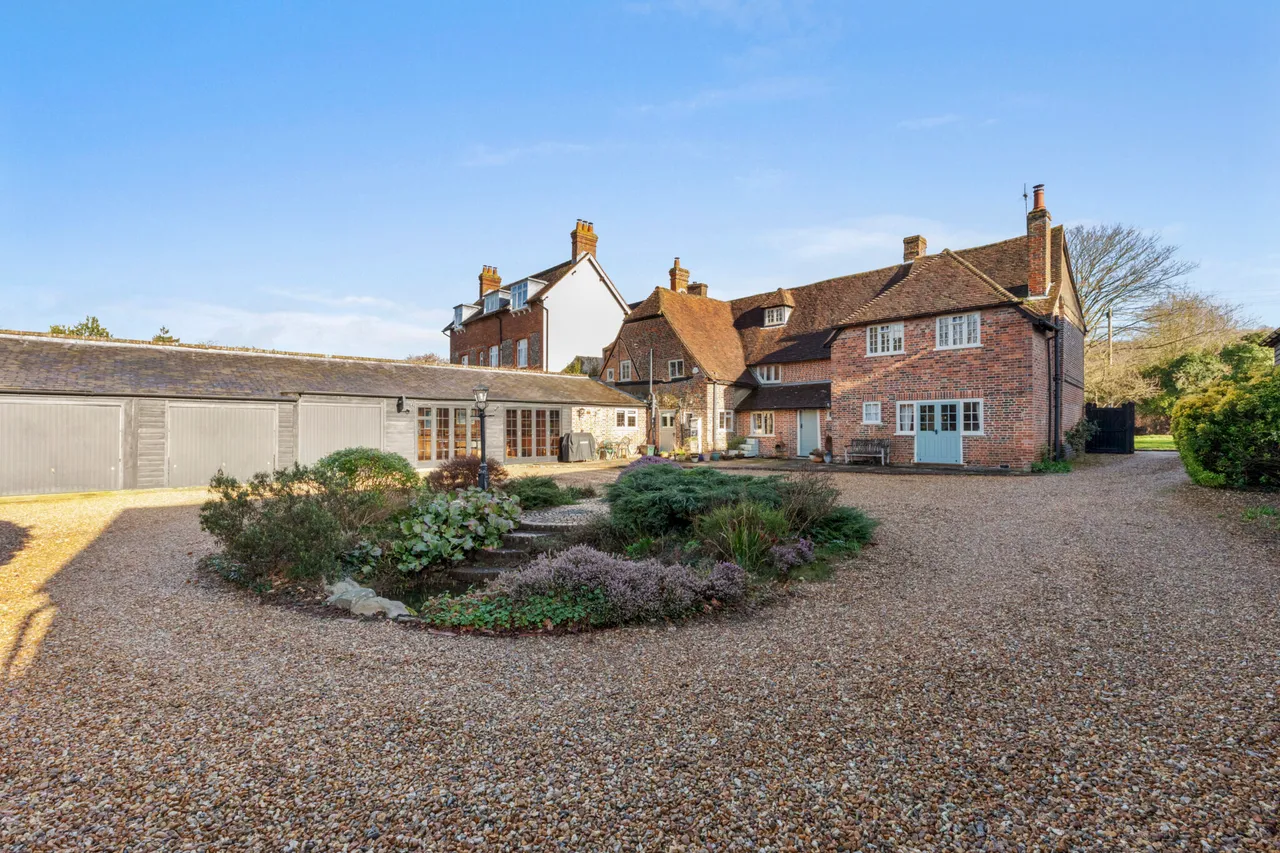 5 bed house for sale, House Aylesbury Road, Monks Risborough, HP27