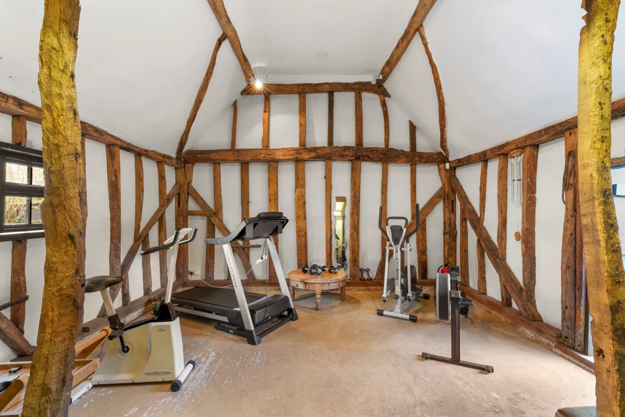 House Aylesbury Road, Monks Risborough, HP27, photo 18