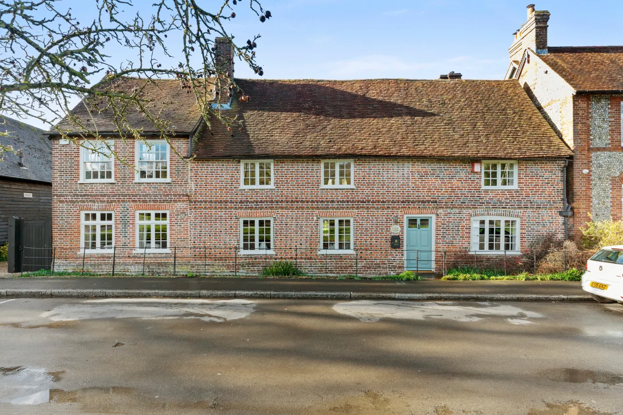 House Aylesbury Road, Monks Risborough, HP27, photo 2