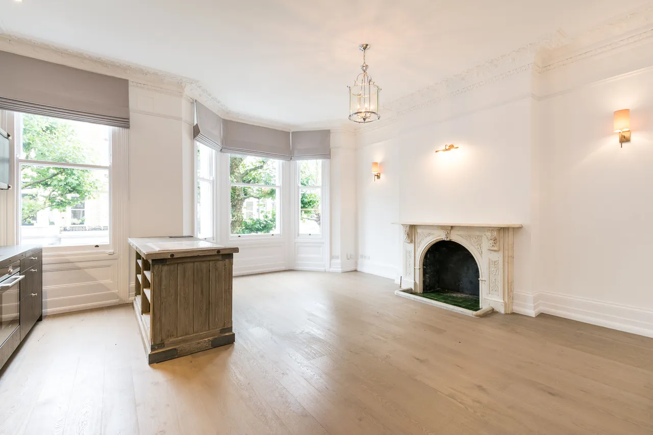 2 bed flat to rent — First Floor, 109 Philbeach Gardens, London