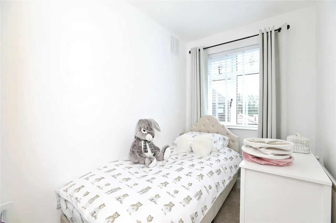 Park Road, Sheerness, ME12, photo 8
